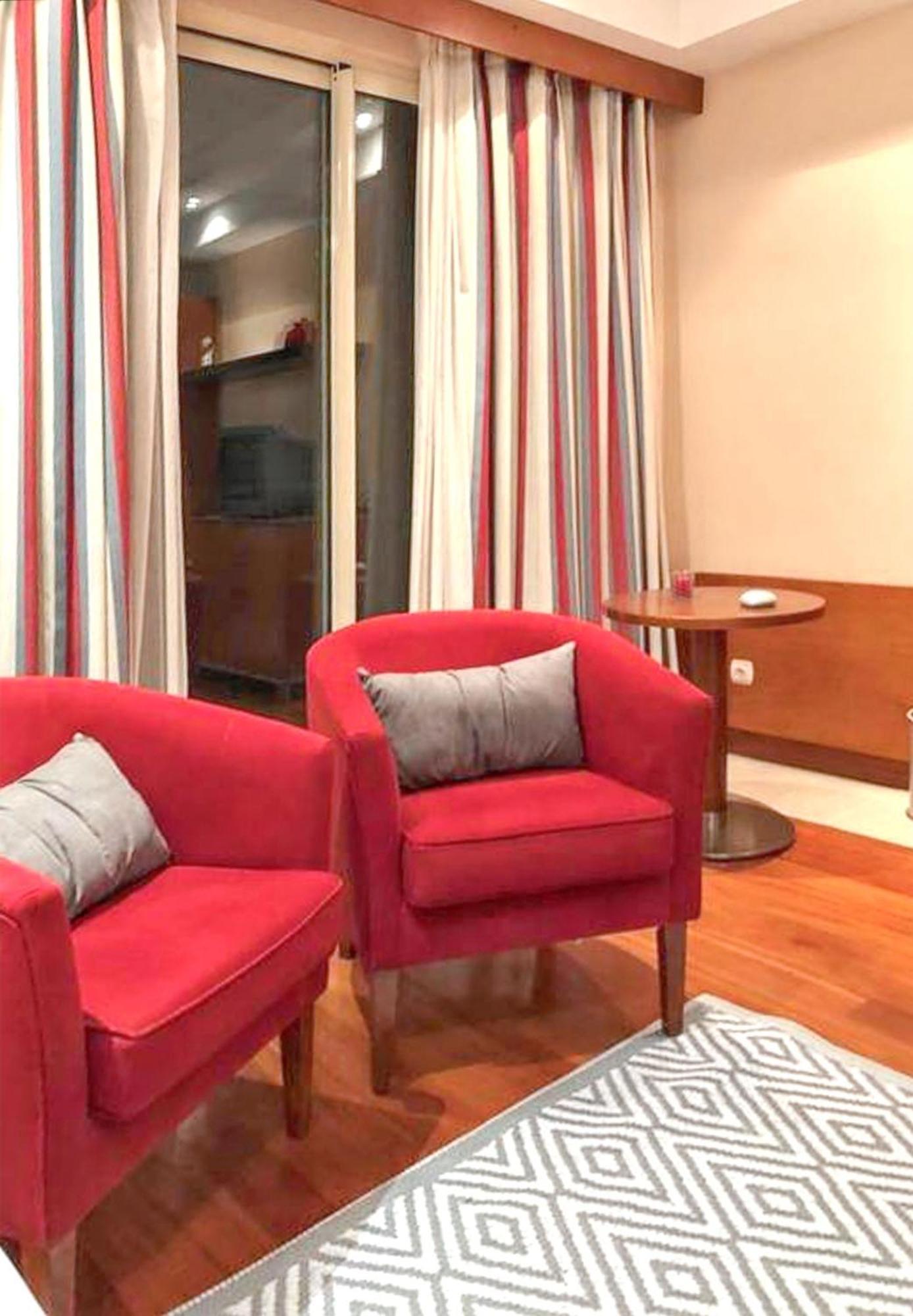Charming Apartment In Estombar With Private Pool. 외부 사진